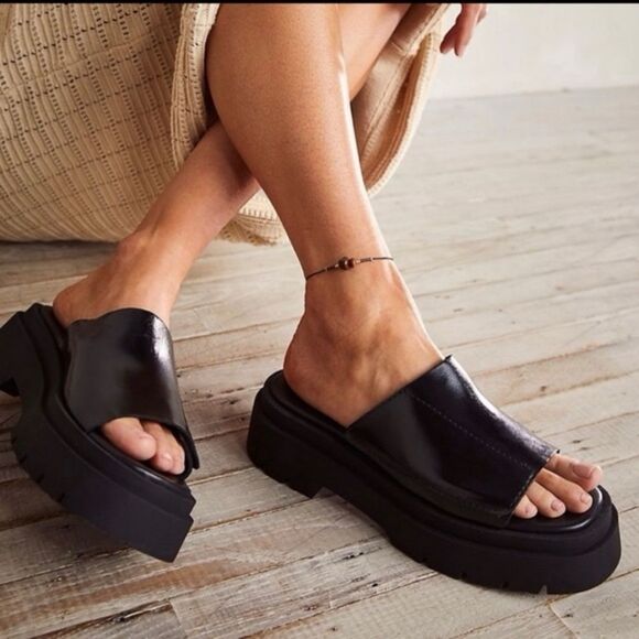 Miista Shoes - E8 by Miista Liese Flatform Sandals 37
